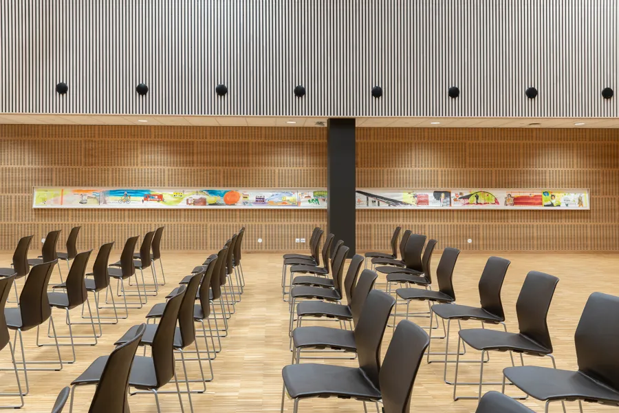 Blekk, letraset og blekkutskrifter på rispapir. Fabulerende narrativ basert på kunstnerens oppvekst i Drammen,