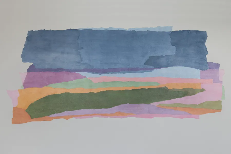 Kunstneren har arbeidet med utgangpunkt i silkepapir, kollasjer, som er revet for så å bli satt sammen til et nytt og vakrere bilde.