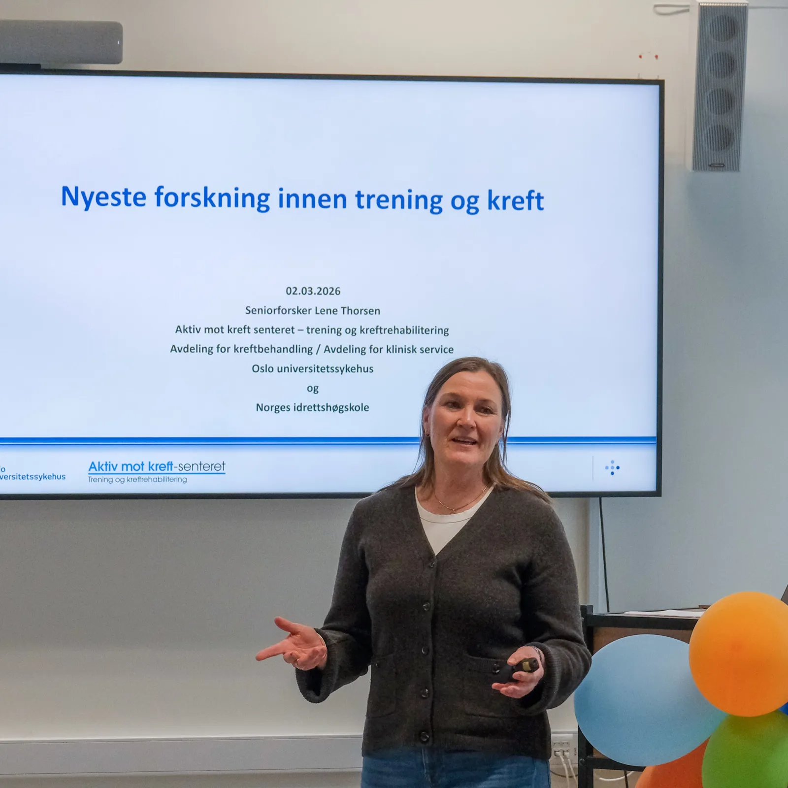 En person som holder en presentasjon