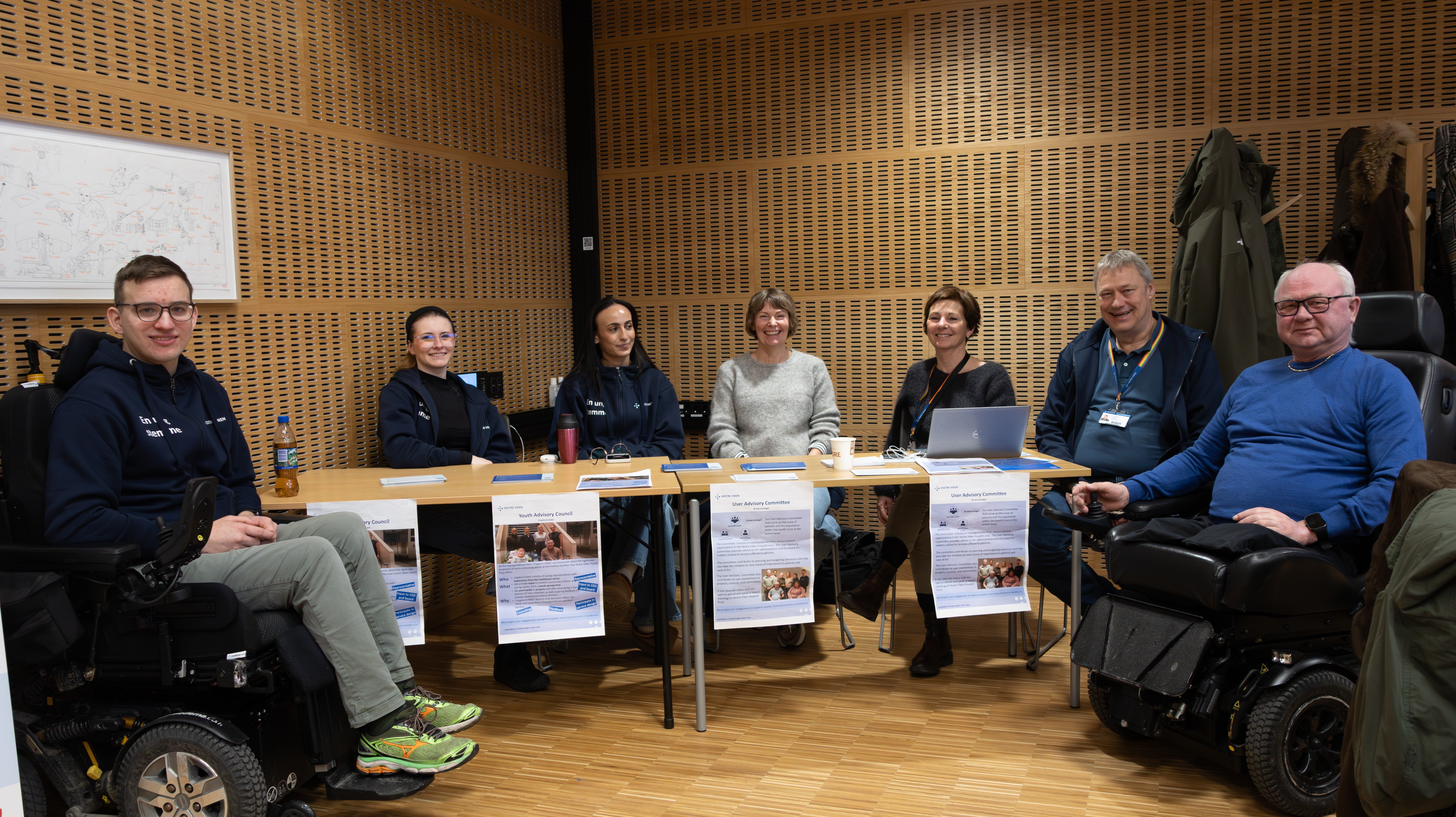 Bilde av Gruppe mennesker som deltok på et internasjonalt forum i Drammen.