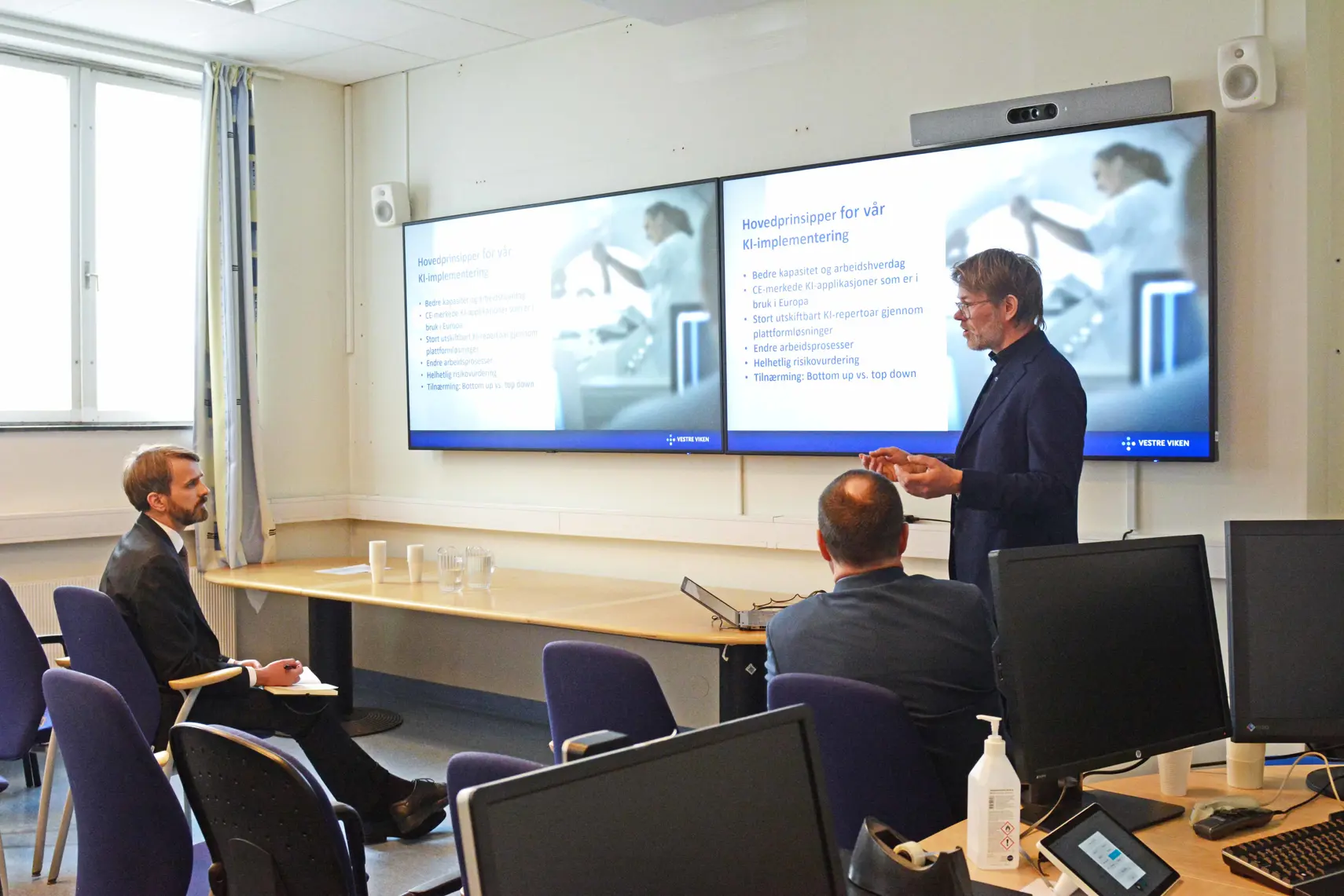 En person som holder en presentasjon