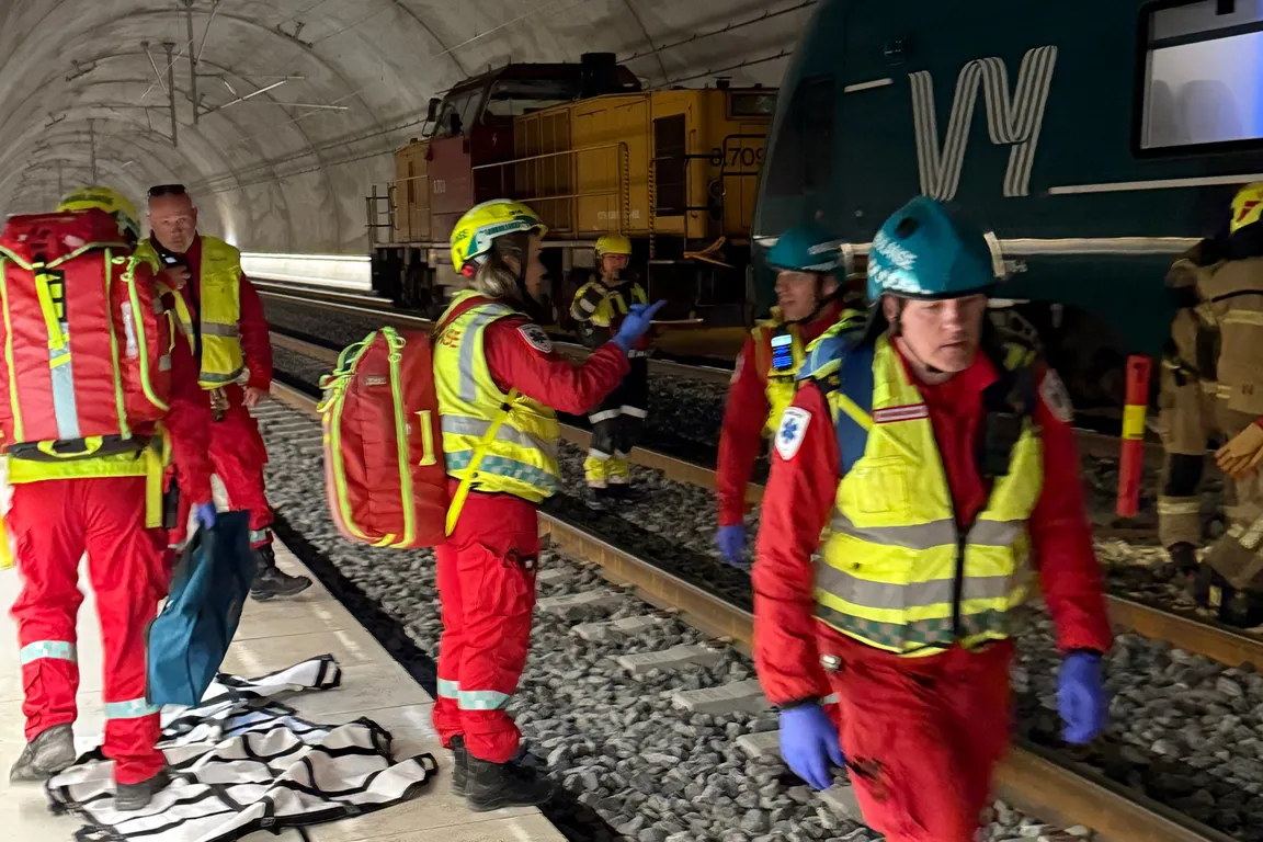 En gruppe arbeidere på en fabrikk