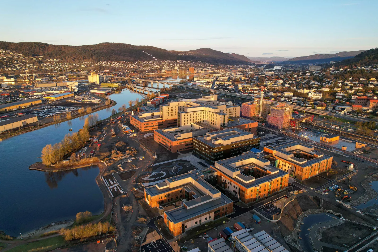 A city with many buildings and water