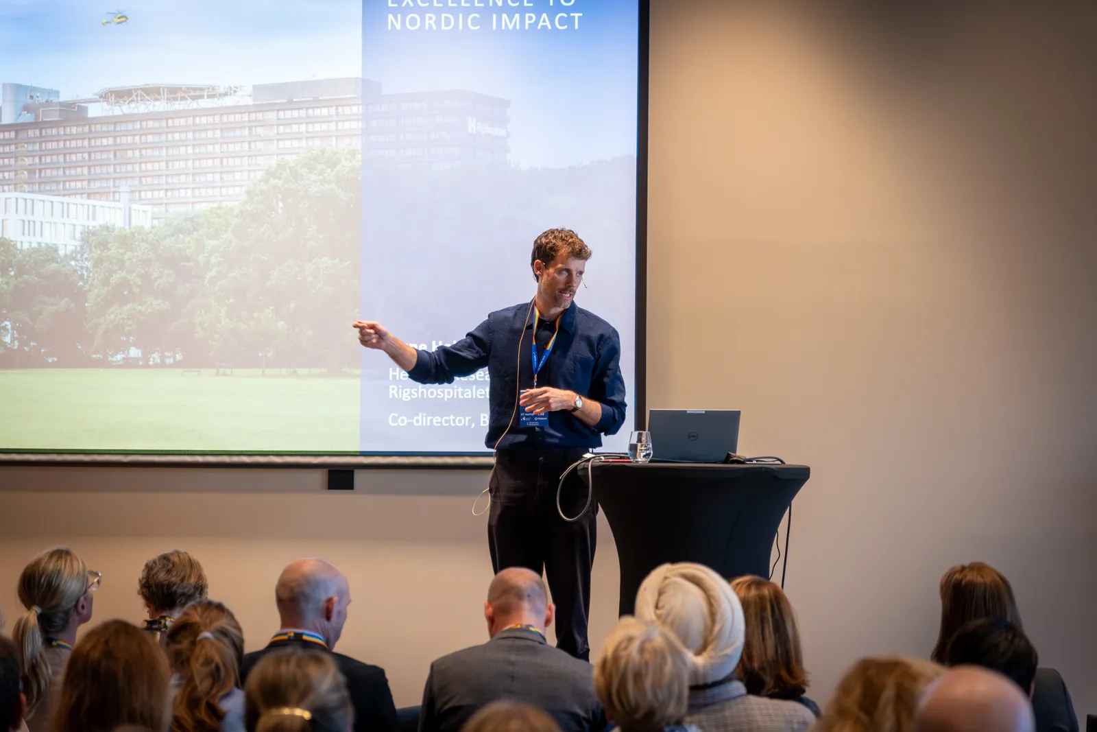 En person som holder en presentasjon
