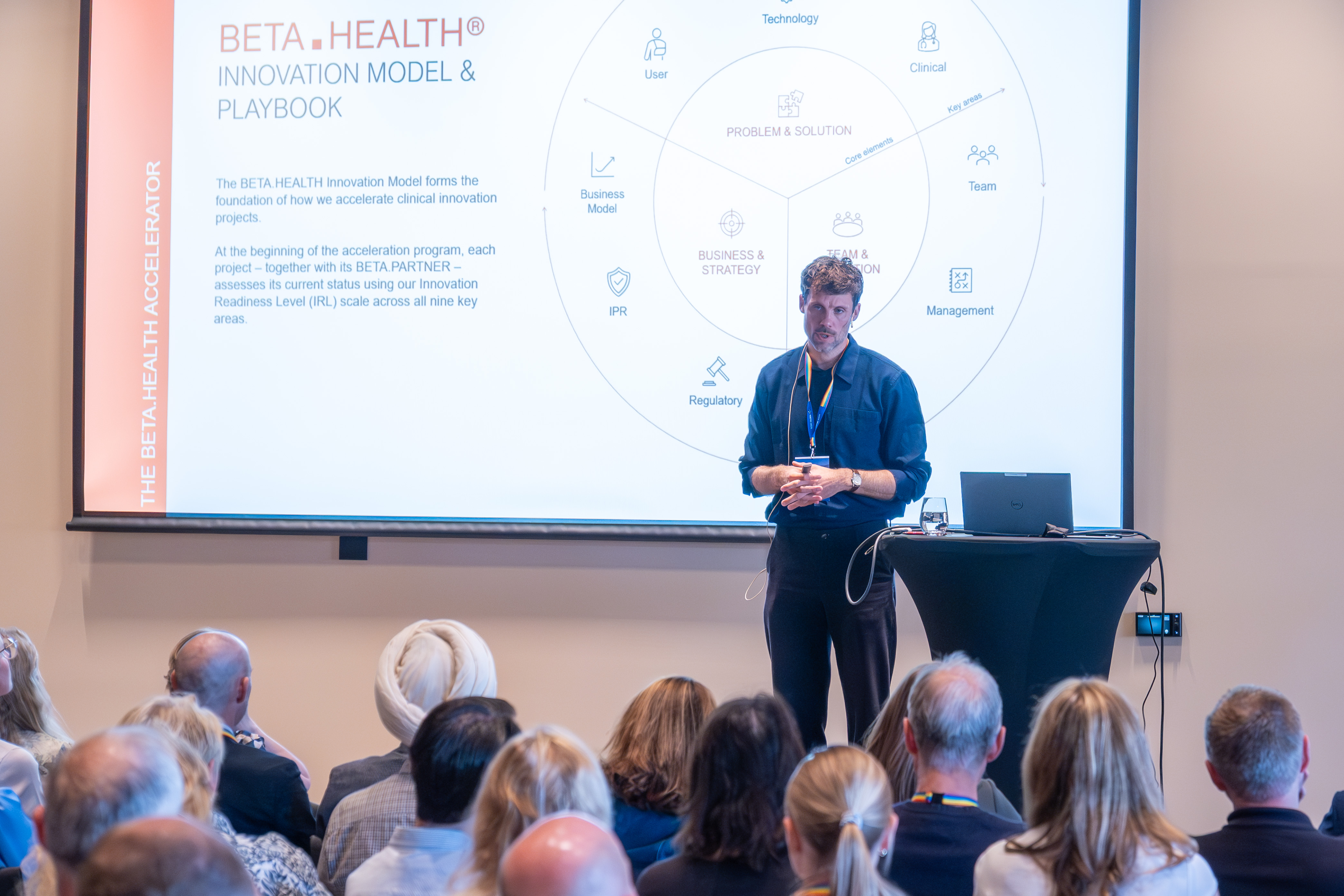 En person som holder en presentasjon