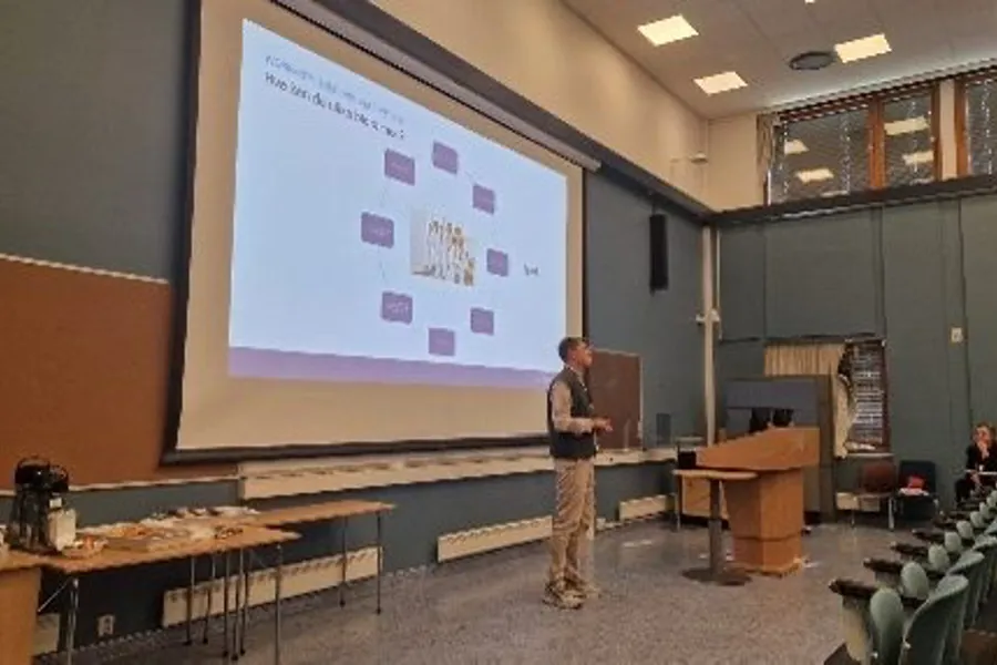 En person som holder en presentasjon