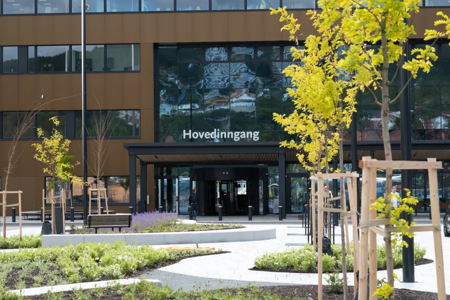 Forsiden av en bygning