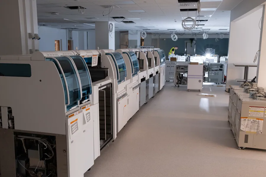 Et rom fullt av maskiner