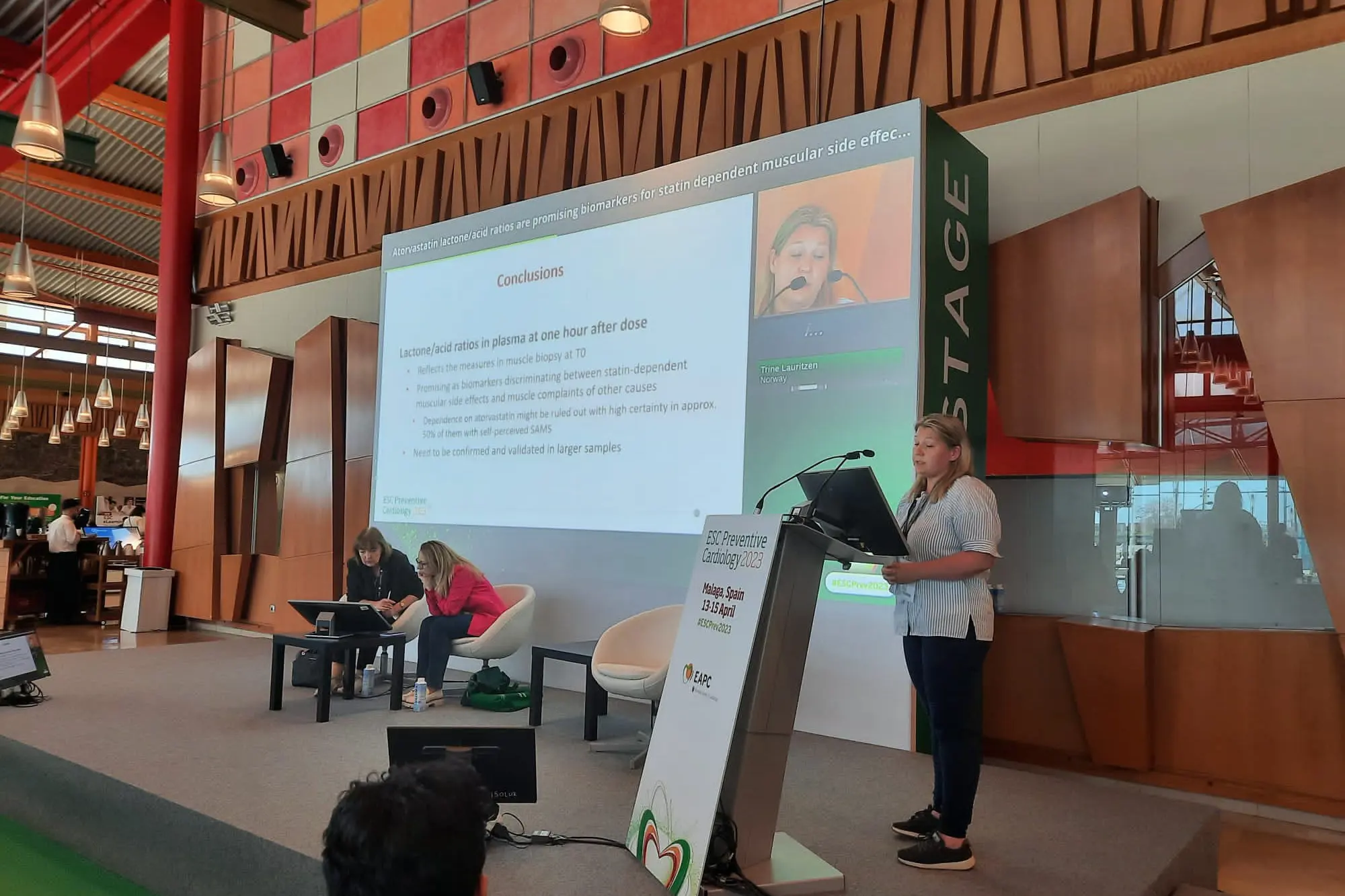 PhD stipendiat Trine Lauritzen fra Drammen sykehus presenterer nye og lovende biomarkører for å identifisere pasienter med bivir