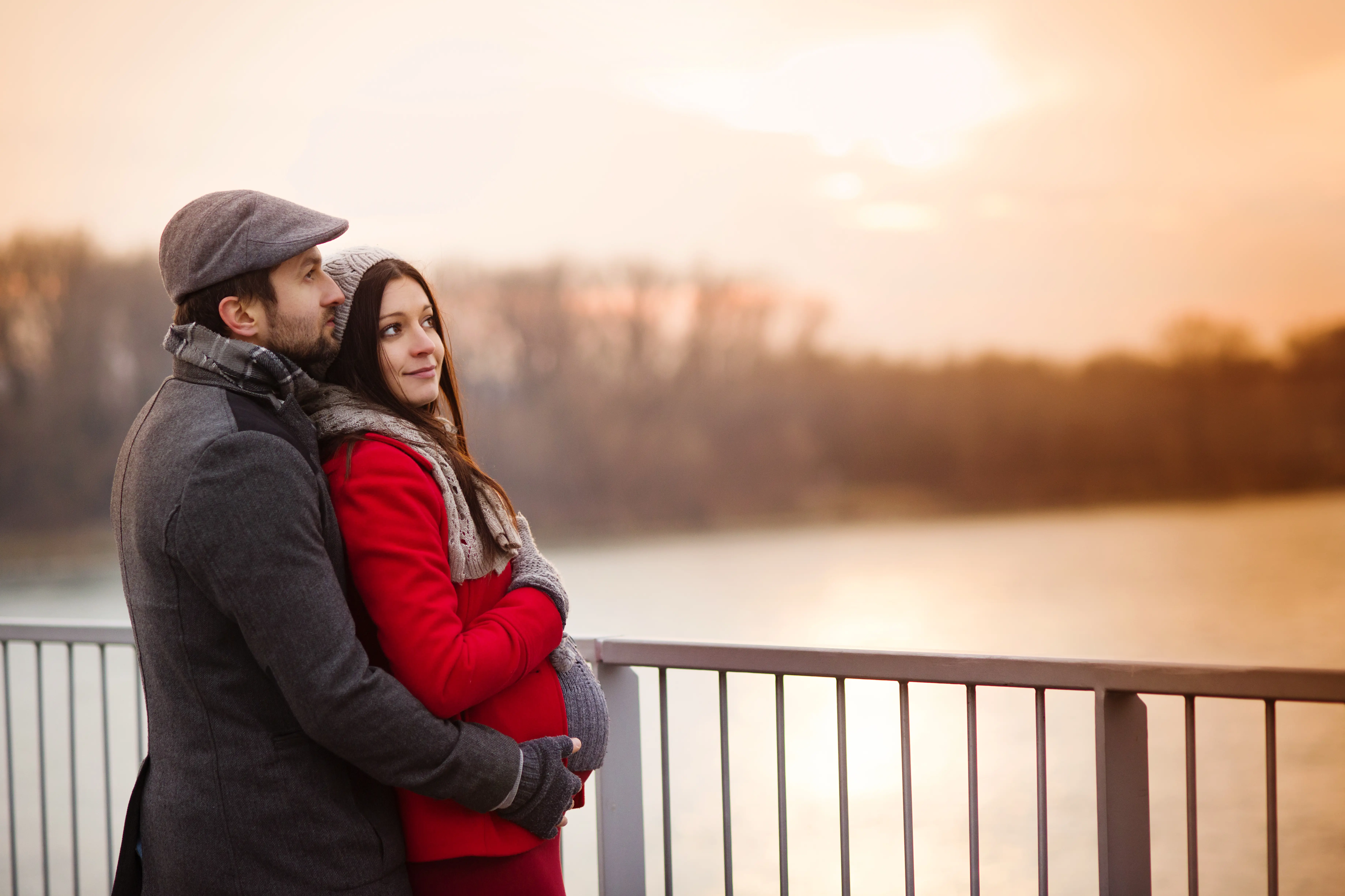 Gravid kvinne med partner