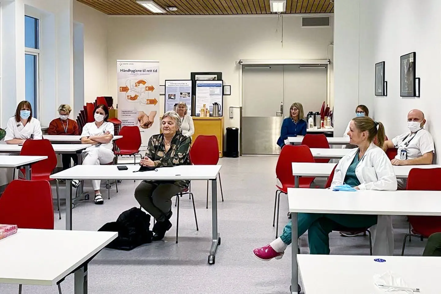 SAMLET: Tillitsvalgte og ledere møtte ordføreren og rådmannen torsdag 9. desember.