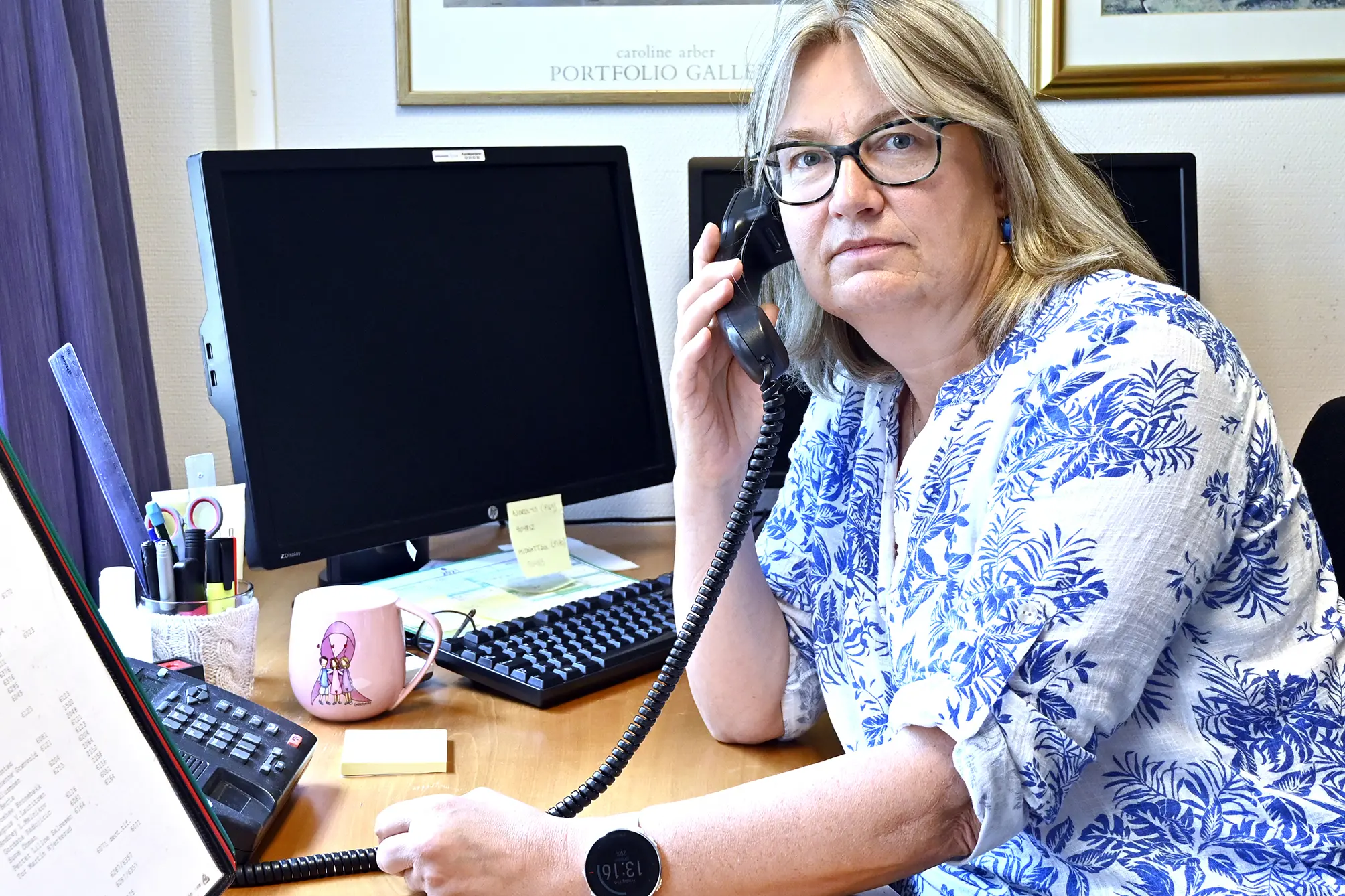 PÅRØRENDETELEFON: Anne Kari Aasheim tok jobben med å betjene pårørendetelefonen 22. juli.