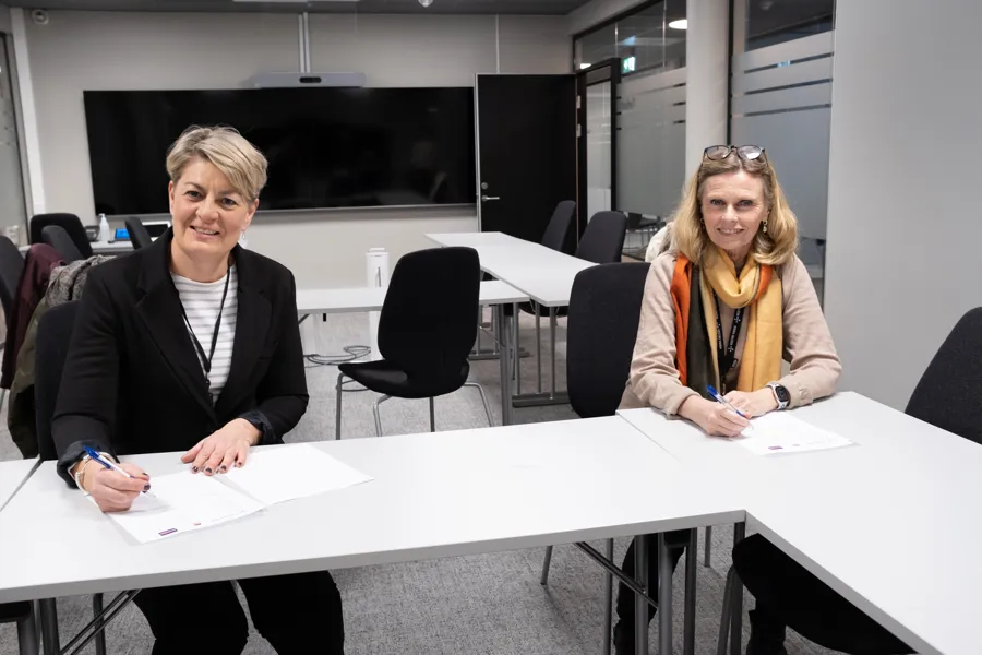 Direktør Inger Anne Speilberg i NAV Vest-Viken og administrerende direktør Lisbeth Sommervoll i Vestre Viken HF