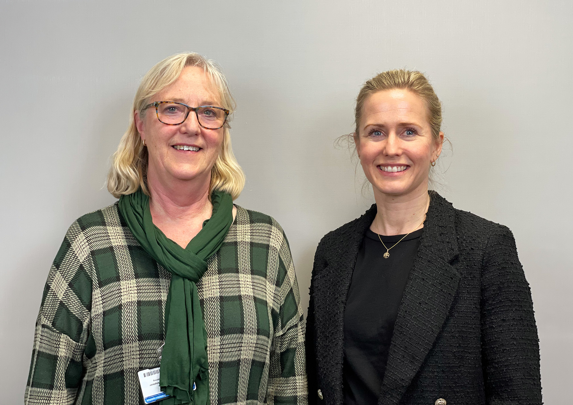 Torhild Wibe og programleder Therese Andersen