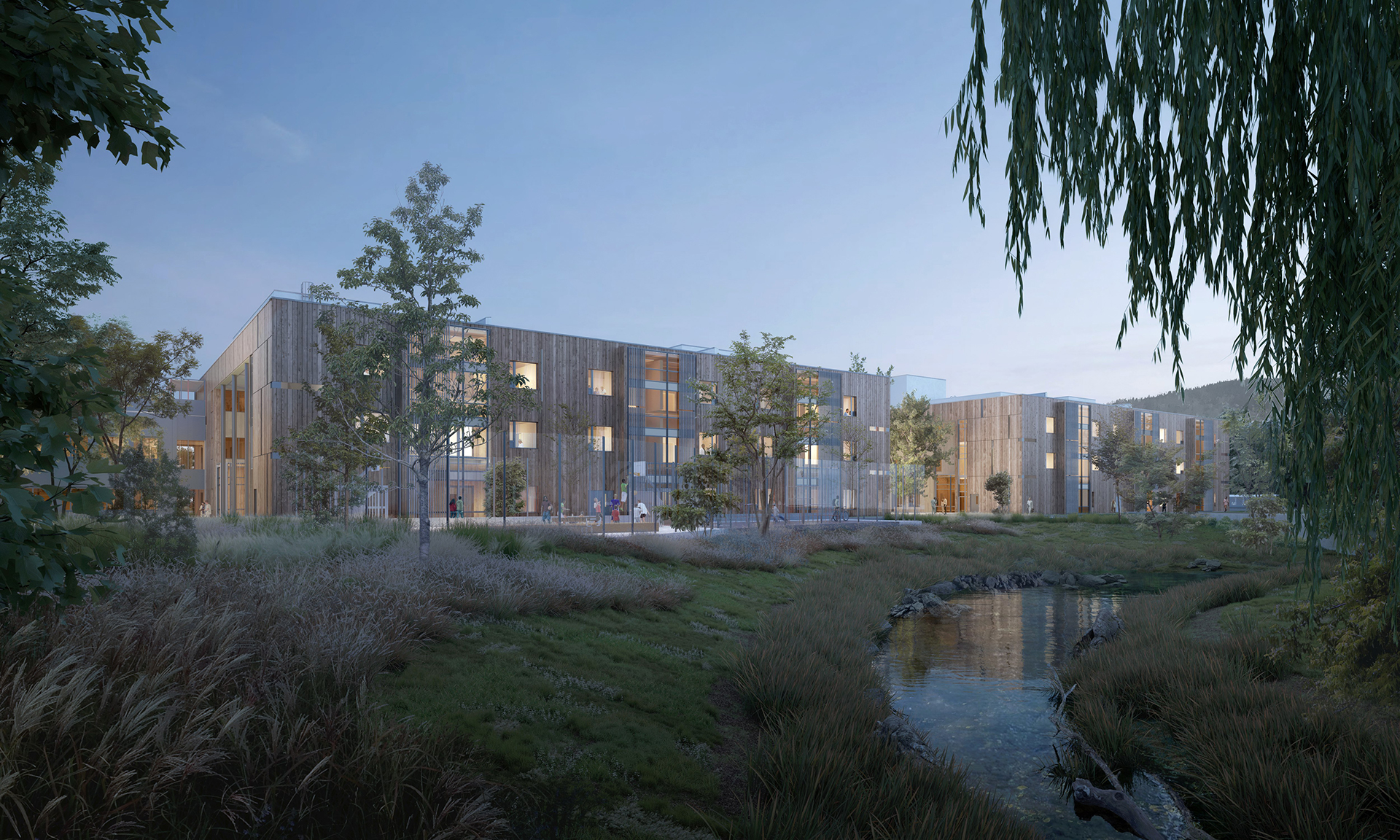 En bygning med en bekk foran