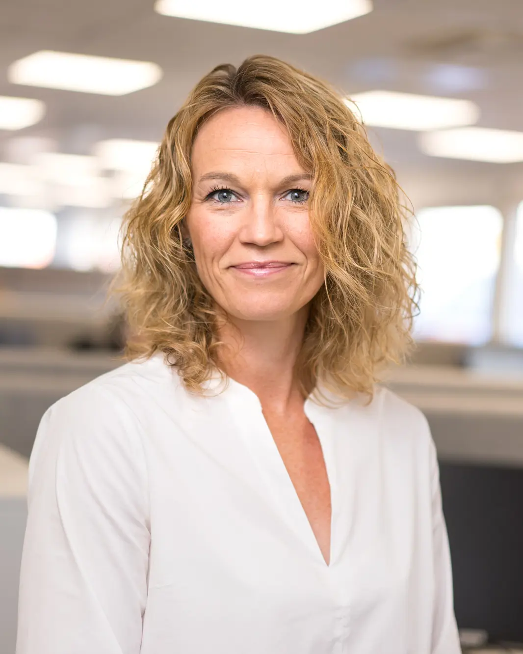 En person med blondt hår