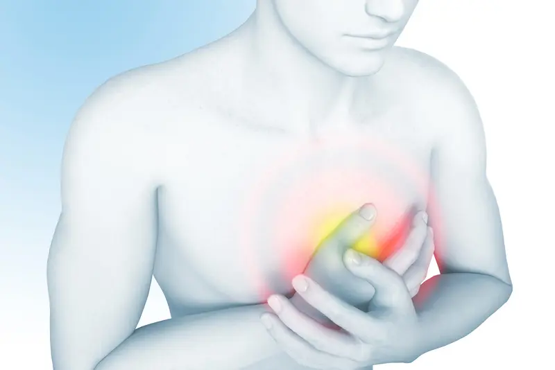 En person som holder en pille