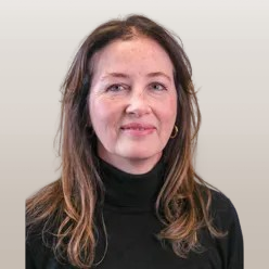 En person med langt hår